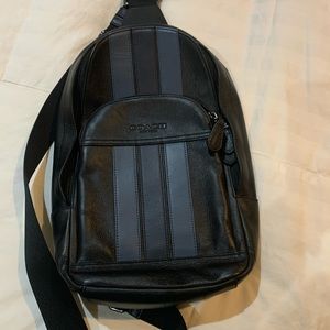 Coach over shoulder leather bag for men